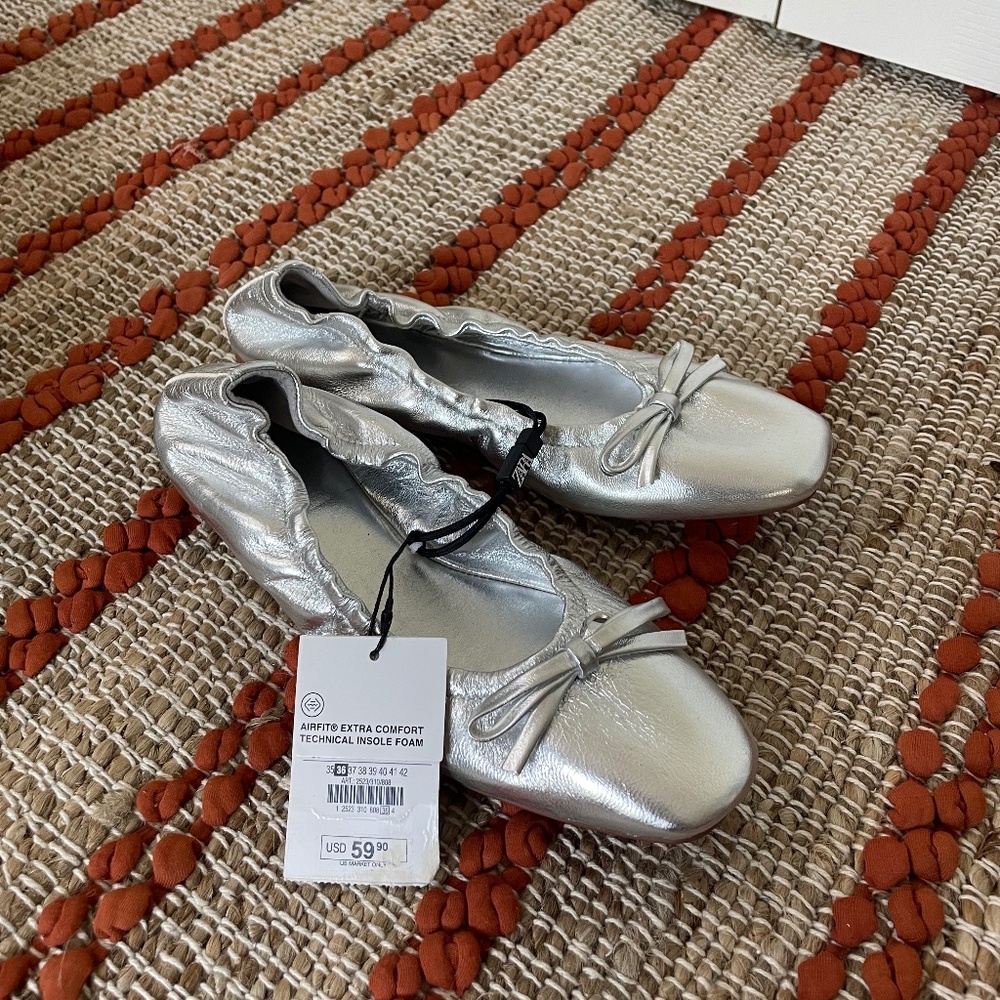 Zara metallic silver ballet flats - size 6 -  NWT